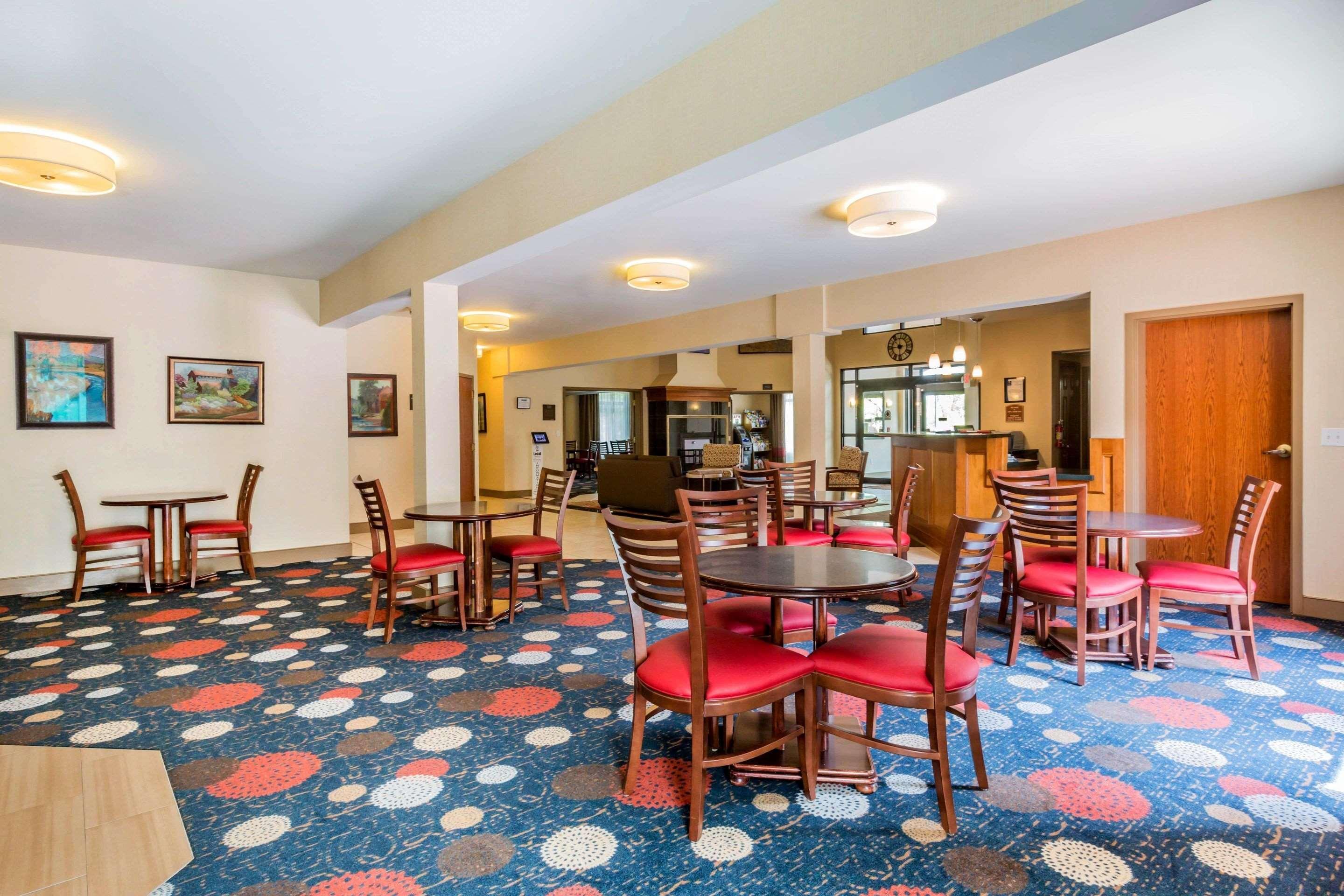 Comfort Inn & Suites Берлінгтон Екстер'єр фото